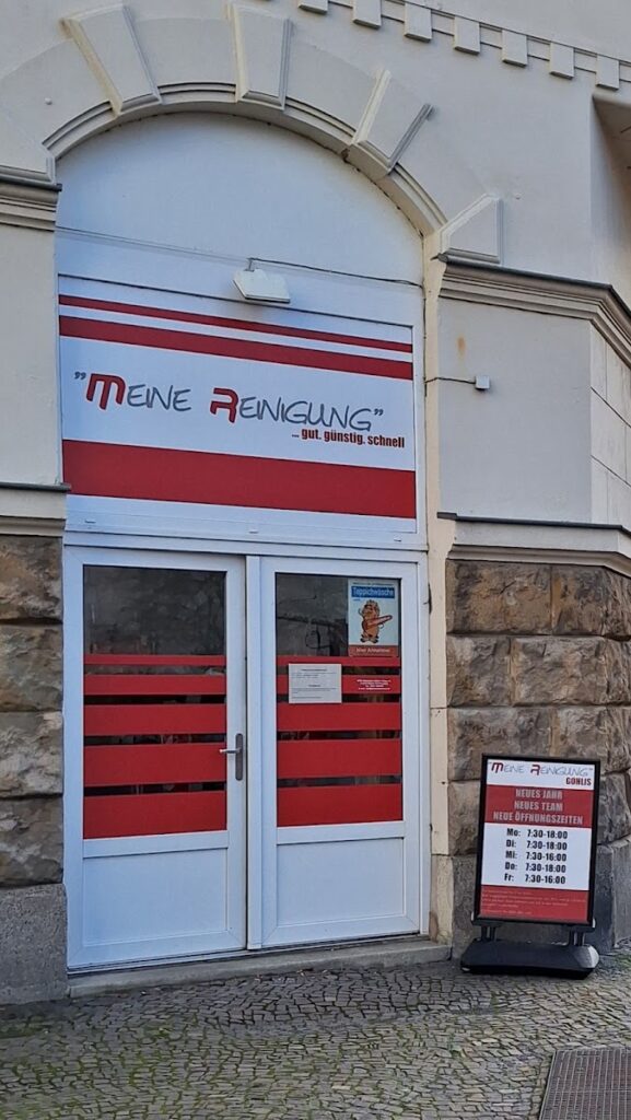 Entrance to Meine Reinigung at Landsberger Straße 26